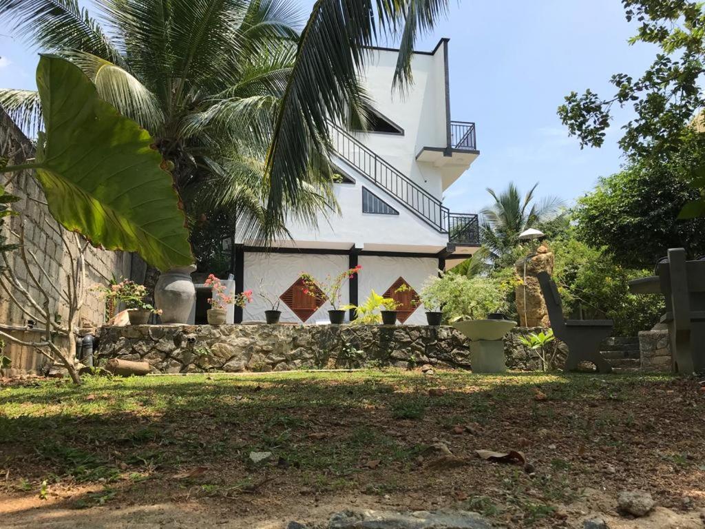 Peaceful Green Villa Unawatuna Bagian luar foto