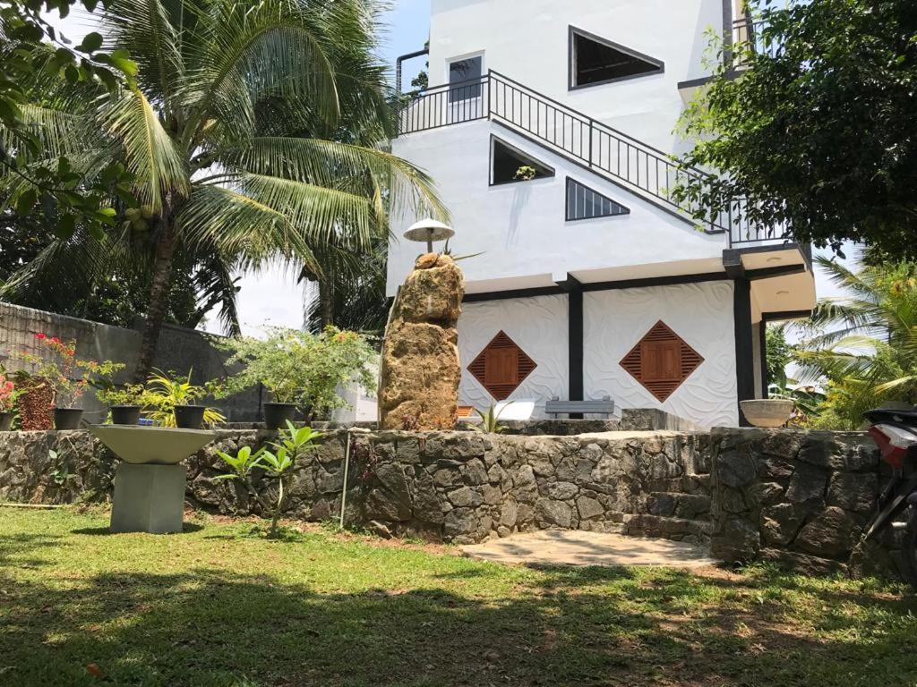 Peaceful Green Villa Unawatuna Bagian luar foto
